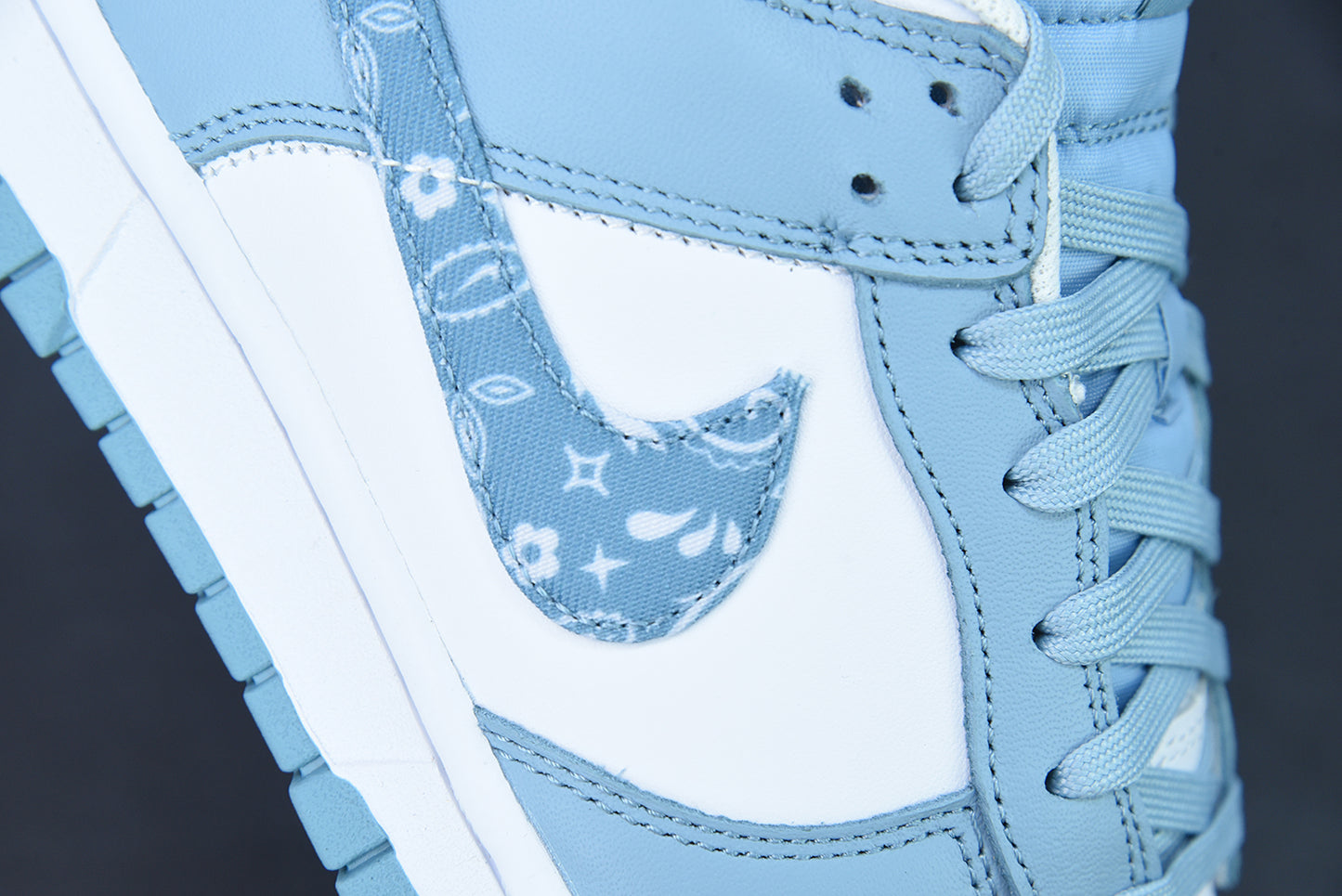 Nike Dunk “Worn Blue Paisley”